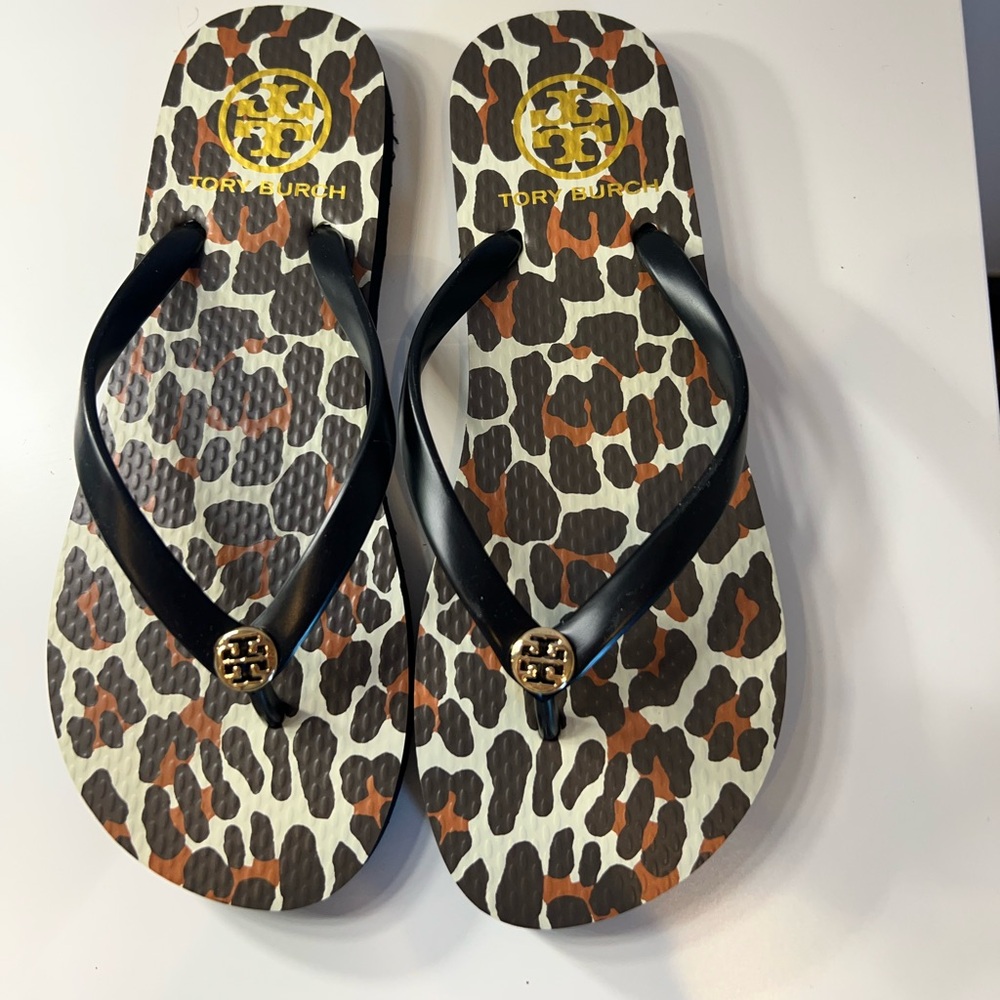 BRAND NEW TORY BURCH SANDLAS